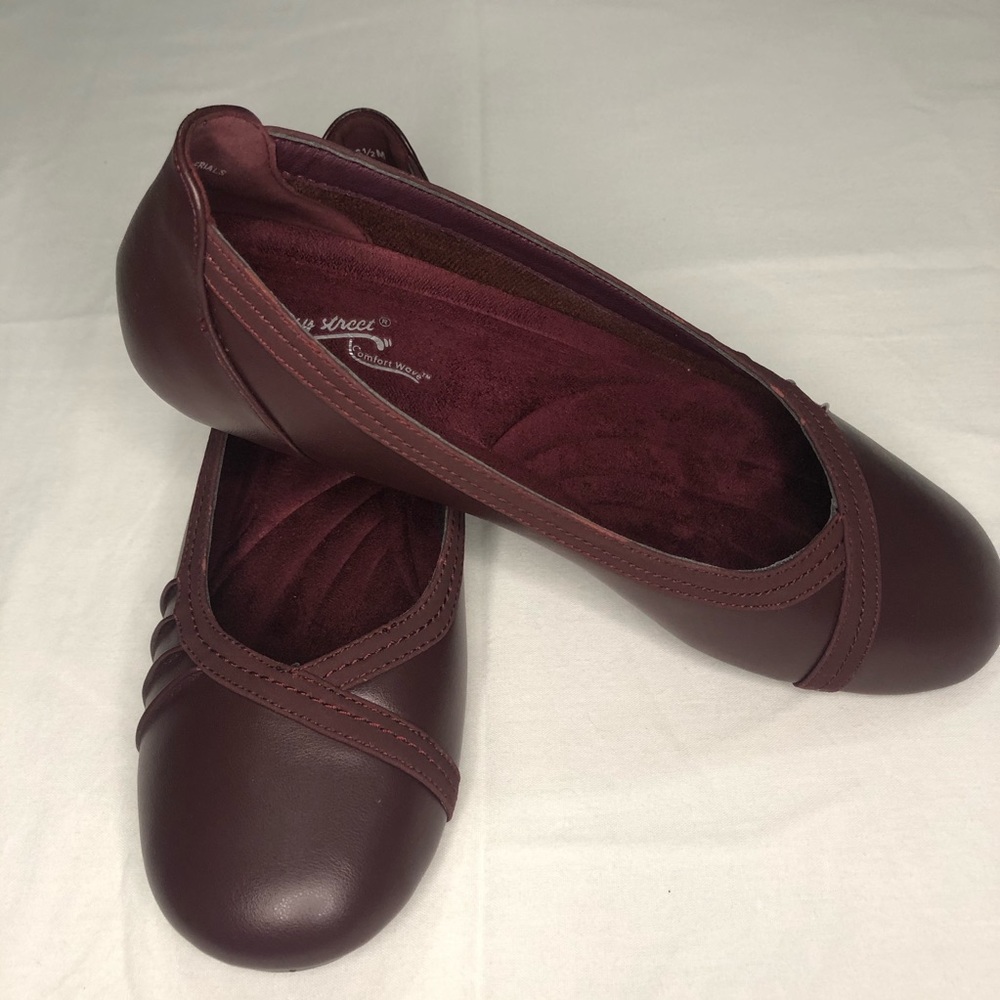 Easy Street Denni- Burgundy Ballet Flats